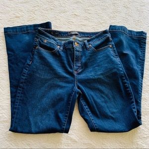 🌈 Talbots size 8 petite jeans Flare darker wash